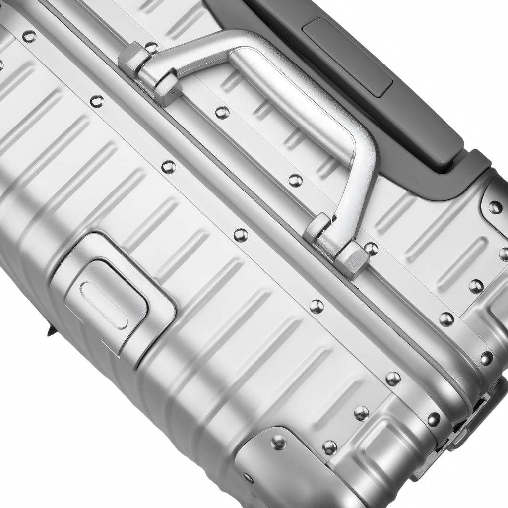 Lyvoi Horizon Aluminum Suitcase
