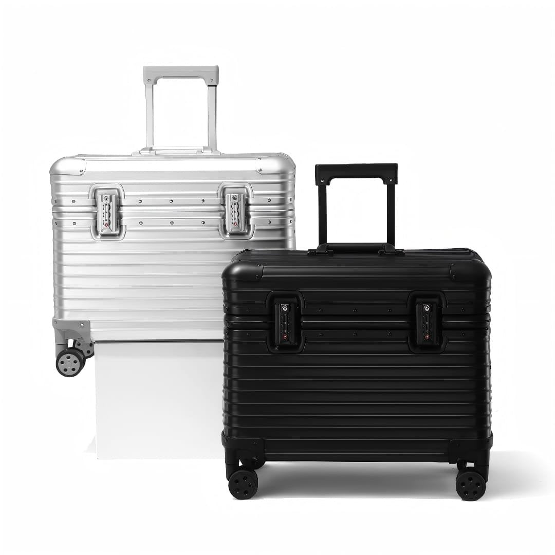 Lyvoi Pilot Aluminum Suitcase